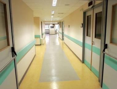 Νεαρός ήπιε φυτοφάρμακο και έκανε «λαμπόγυαλο» ιατρείο